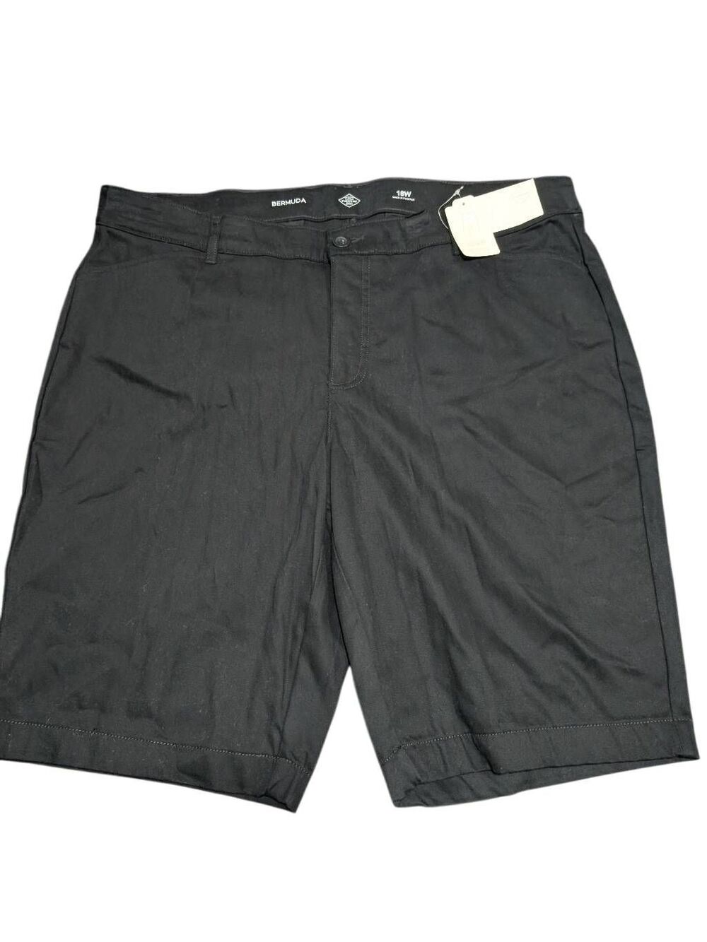 NWT St John Bay Black Mid-Rise Fitted Hip to thigh Bermuda Women's 18W